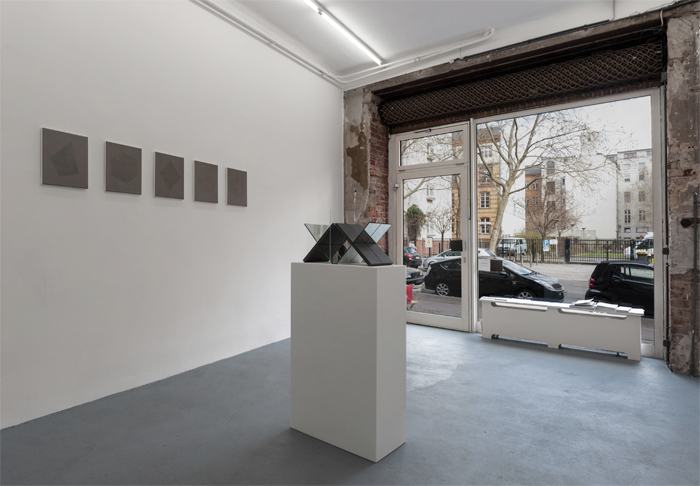 exhibition view wieder Schein