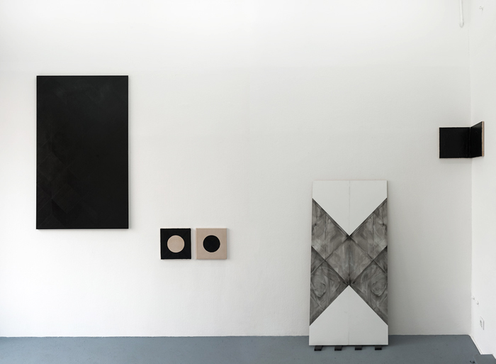exhibition view wieder Schein